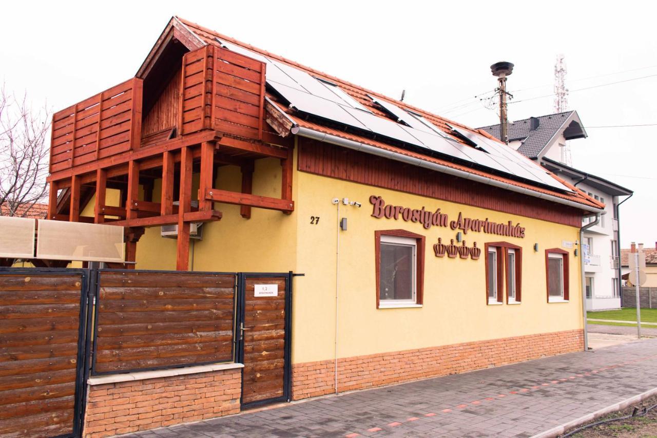 Borostyan Apartmanhaz Mórahalom Buitenkant foto