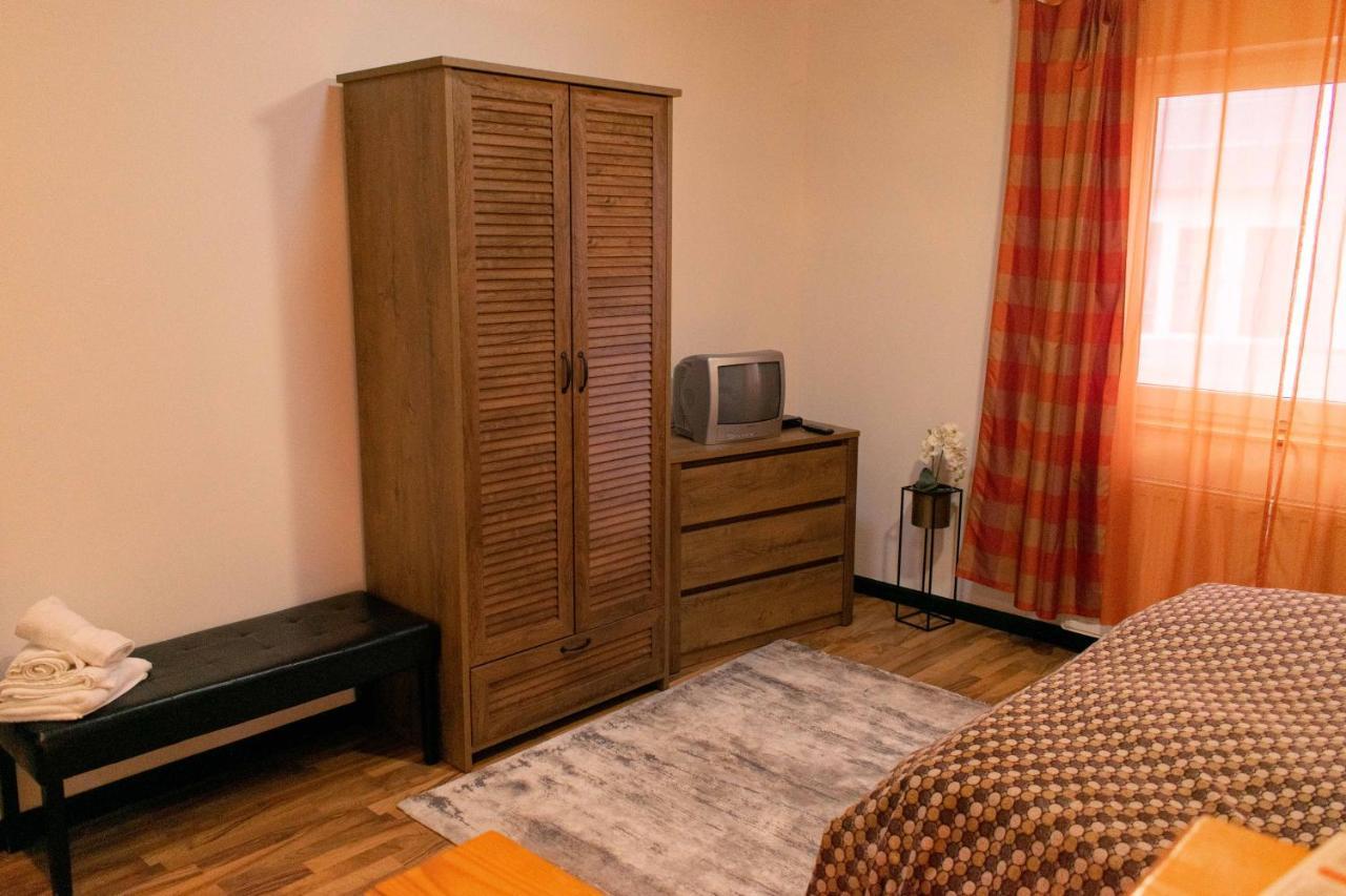 Borostyan Apartmanhaz Mórahalom Buitenkant foto