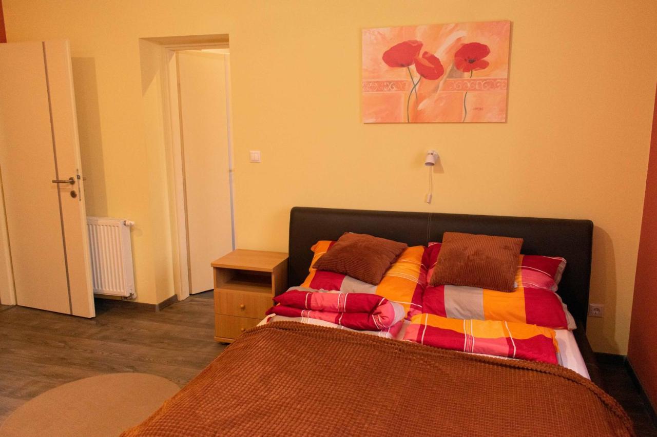 Borostyan Apartmanhaz Mórahalom Buitenkant foto