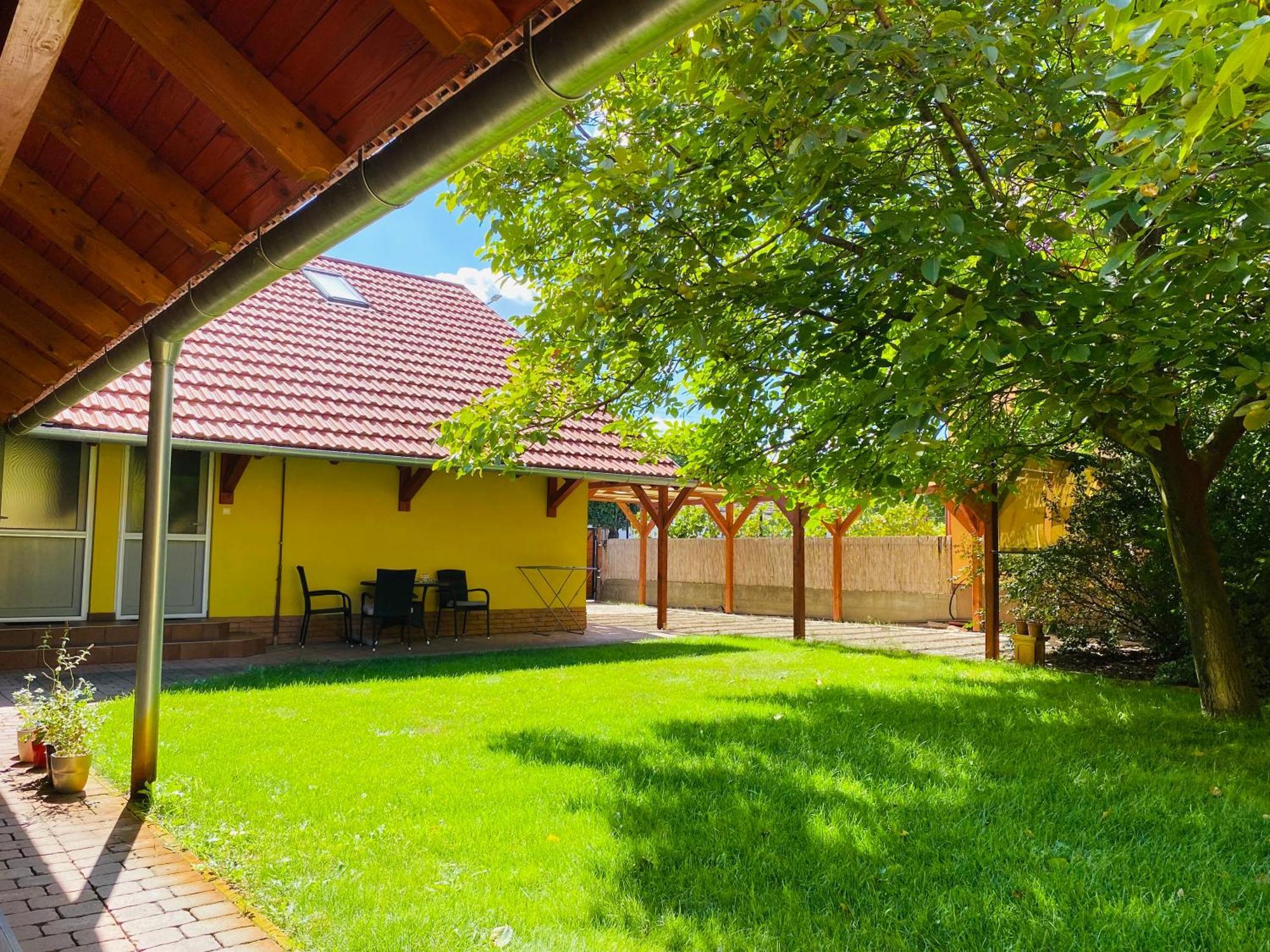 Borostyan Apartmanhaz Mórahalom Buitenkant foto