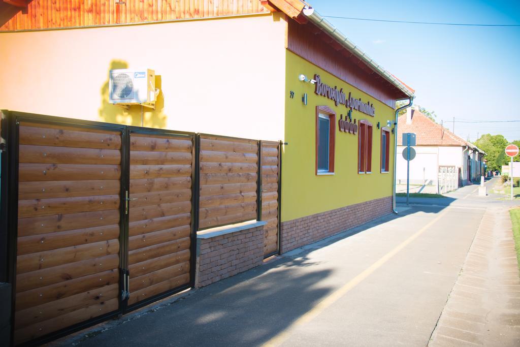 Borostyan Apartmanhaz Mórahalom Buitenkant foto