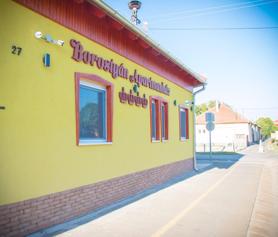 Borostyan Apartmanhaz Mórahalom Buitenkant foto